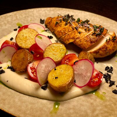 Запеченное куриное филев Vinokurov karaoke rest по цене 924 ₽