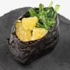 Гункан с чукой и сегментом апельсина в СушиРолл по цене 156