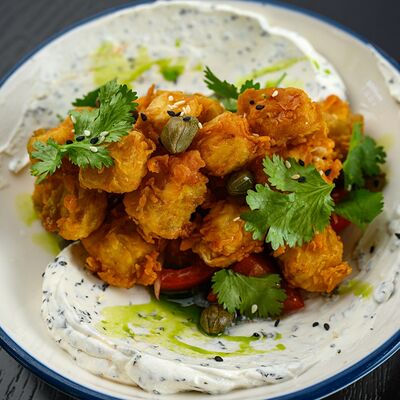 Салат из томатов с жареными баклажанами в Шалом Берман по цене 590 ₽