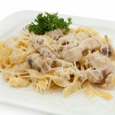 Фрикасе из курицы в сливочном соусе в Великолепный век по цене 380 ₽