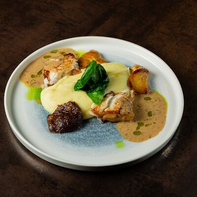 Стейк из трески с соусом мисов Doge по цене 990 ₽