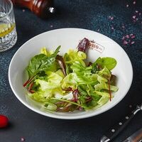 Микс листьев зеленого салата в Сохо