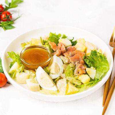 Норвежский салат в У Палыча. С пылу, с жару! по цене 448 ₽