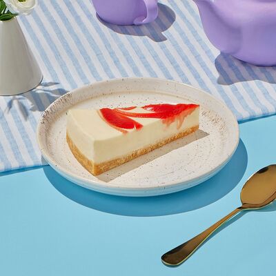 Чизкейк с клубникой в Dostaевский по цене 343 ₽