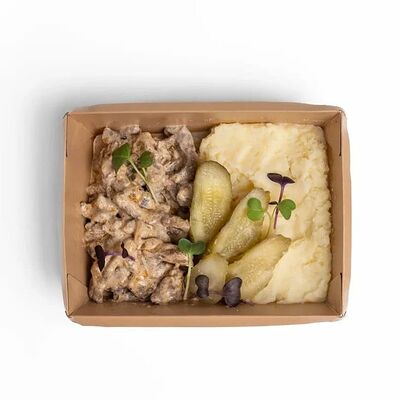 Бефстроганов с картофельным пюре в Гурмэтика по цене 699 ₽