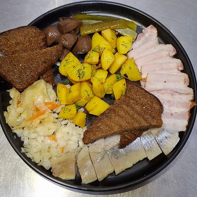 Русская закуска в Паркофка по цене 350 ₽