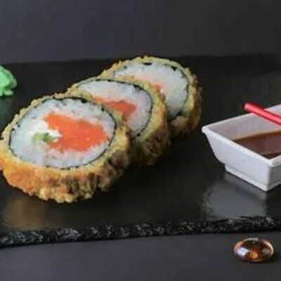 Ролл Темпура с тунцом в Sushi & Pizza Pirogovo по цене 370 ₽