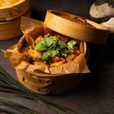 Цыпленок в кисло-сладком соусе в Эбби Noodles & Sushi Bar по цене 505