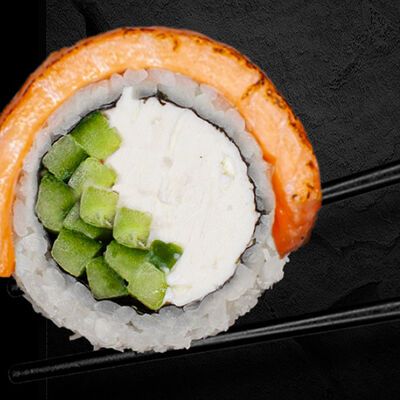 Фила запечённый ролл в Суши Хаб по цене 1346 ₽