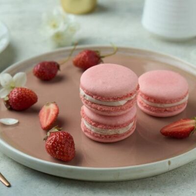 Макарон Клубникав De Paris БИСТРО по цене 199 ₽