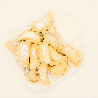 Вареники с вишней в Ваниль по цене 550 ₽