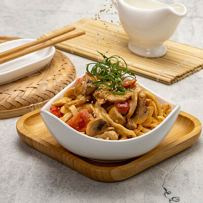 Удон Том-ям с курицей в BambookCafe по цене 480 ₽