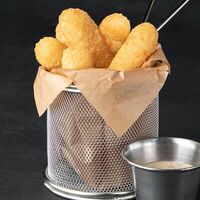 Палочки сырные в Gellert Bar