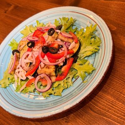 Салат с баклажанами и кальмаром в Браухаус Альтштадт по цене 470 ₽