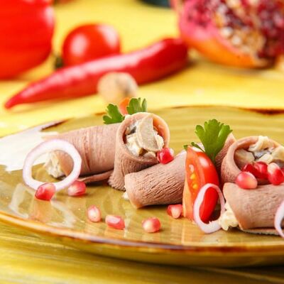 Рулеты из говяжьего языка в Грузинское кафе Ван Гоги по цене 380 ₽