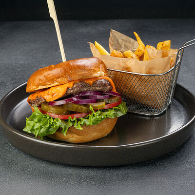 Бургер Американец в FatBoy PUB по цене 740 ₽