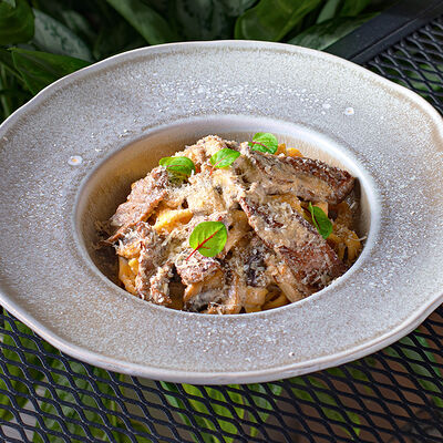 Паста с телятиной в сливочно-перечном соусе в Густо & Пряно по цене 598 ₽