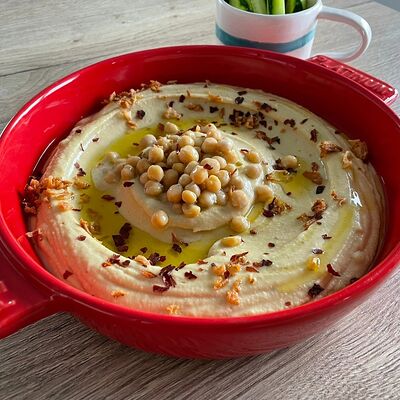 Классический хумус с кедровыми орешками в Сфинкс Food по цене 550 ₽