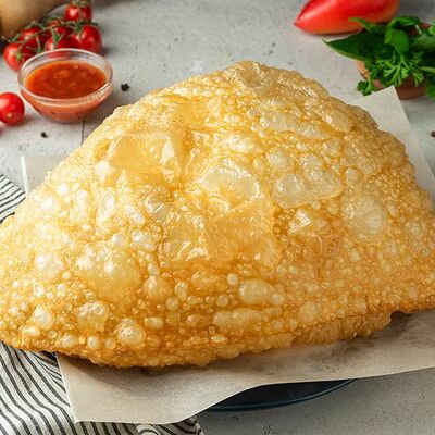 Чебурек с говядиной в Рестомаркет Китчен по цене 270 ₽