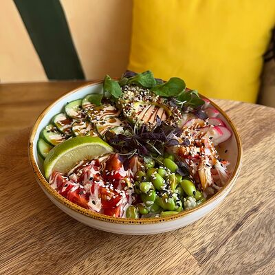 Поке с камчатским крабом в Брайт кофе и еда по цене 750 ₽