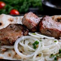 Шашлык из свиных медальонов в Кафе У Володи