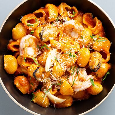 Паста фрутти ди маре в Fisha Raw Bar & Grill по цене 720 ₽