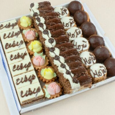 Набор Птифурь №1 в Север-Метрополь по цене 2072 ₽