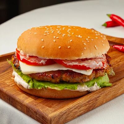 Чикен Тёплый Бургер в HopDog по цене 550 ₽