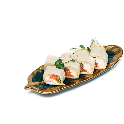 Тортилья с лососем в Sushimi по цене 740 ₽