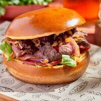 Бургер с пастрамив BBQ Beer Restaurant