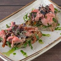 Брускетта с ростбифом в Entree