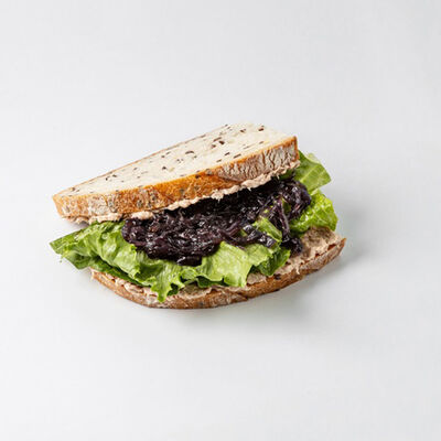 Гриль чиз с тунцом и луком конфи в Кофе Рам по цене 610 ₽