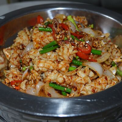 Тушеные кальмары на огне в Тан чао по цене 42 р.