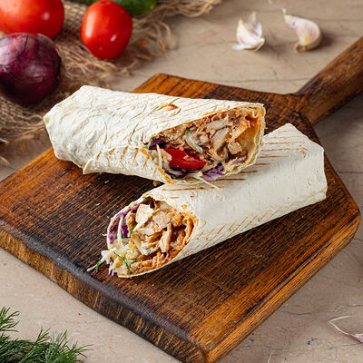 Донер с курицей в обычном лаваше в НАШ Шеф Донер по цене 419 ₽