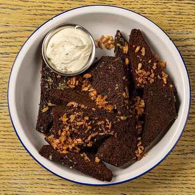 Гренки чесночные в Top Hop по цене 430 ₽