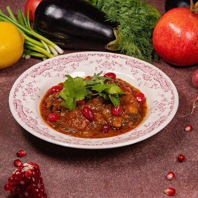 Чахохбили из курицы с кизилом, спелыми томатами и зеленью в Чичилаки по цене 850 ₽