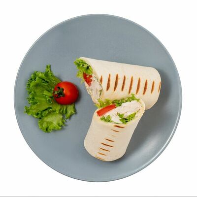 Ролл Цезарь в пшеничной лепешке в Азбука Вкуса Экспресс Меню по цене 274 ₽