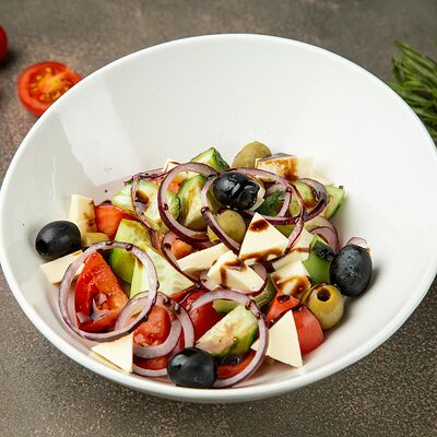 Греческий салат в Грузинский дом по цене 540 ₽