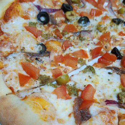 Пицца Сицилийскаяв Oasis по цене 690 ₽