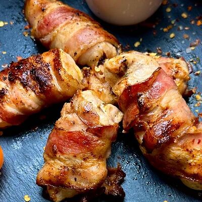 Куриная грудка в беконе в У Карена по цене 714 ₽