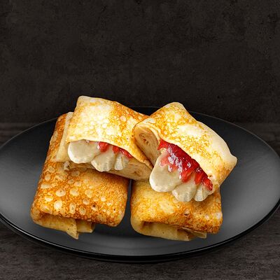 Блинчик с клубникой и бананом в Чебурекми по цене 150 ₽