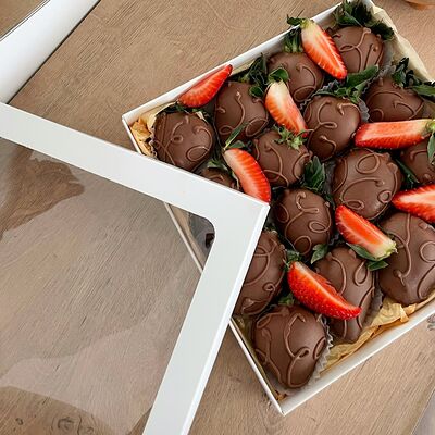 Клубничный набор Ницца средний в Клубника по цене 4990 ₽