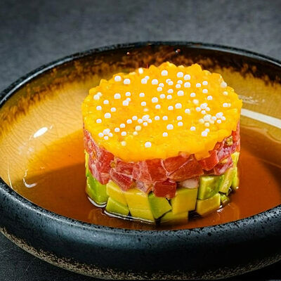 Тартар с тунцом в Yellowfin by Bluefin по цене 800 ₽