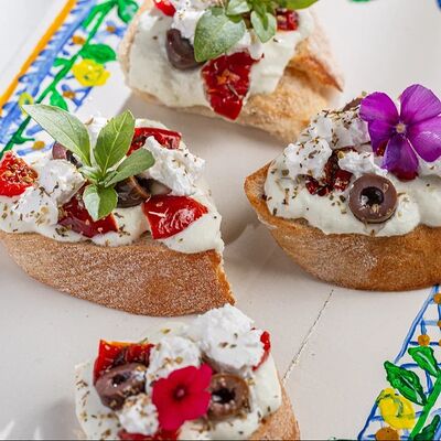 Брускетта тцатцики в Christian по цене 700 ₽