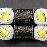 С авокадо в Искра Бистро