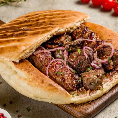 Шашлыки в хлебе из баранины с люля в Halal Grill по цене 3160 ₽