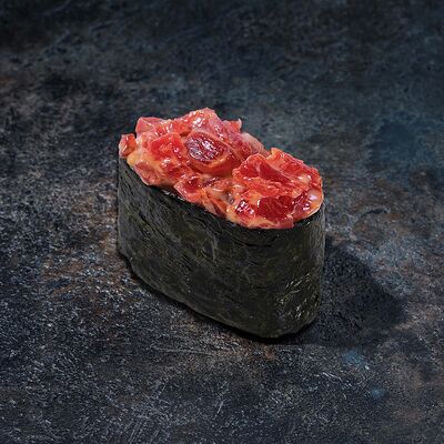 Острые суши Тунец в Вкусно Суши по цене 150