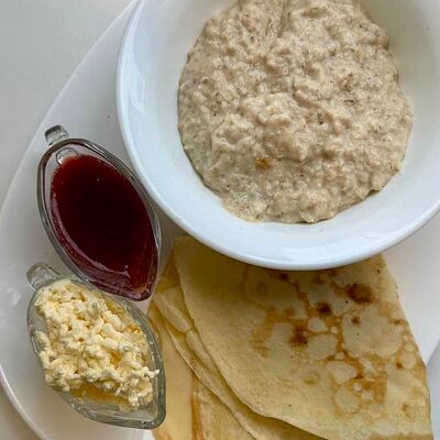 Аля рус (Овсяная каша+ блины классические 2 шт) в Kontrast Bijou по цене 530 ₽