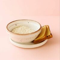 Каша, тост с сыром и напиток в Flat coffee