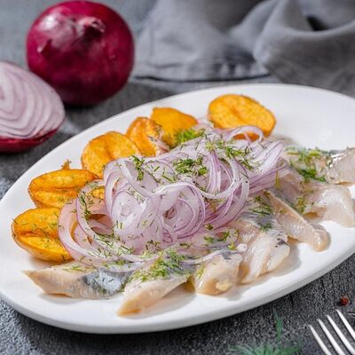 Селедочка с жареным молодым картофелем в Сахара по цене 780 ₽